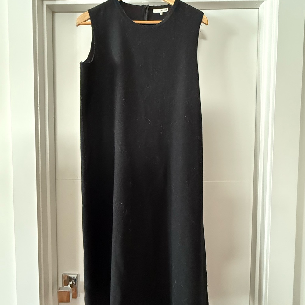 Elegant Black Sleeveless Dress